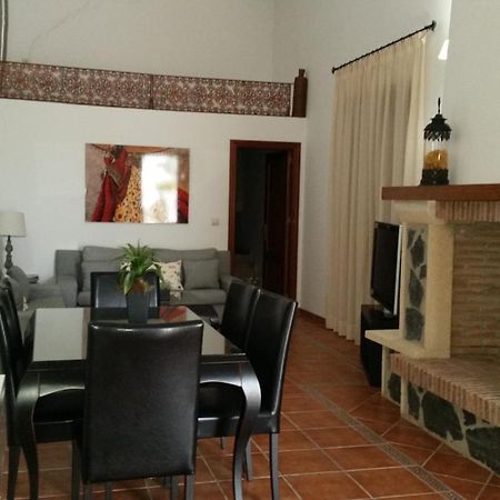 Country House Cortijo De La Fuente Ла-Бобадилья Экстерьер фото